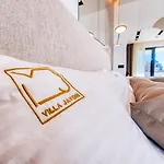 Javori Vila *
