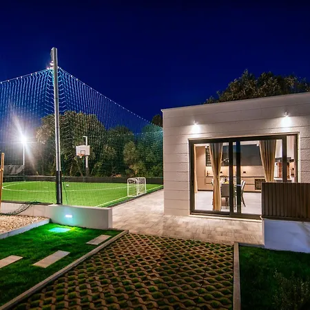 Willa Javori Bibinje