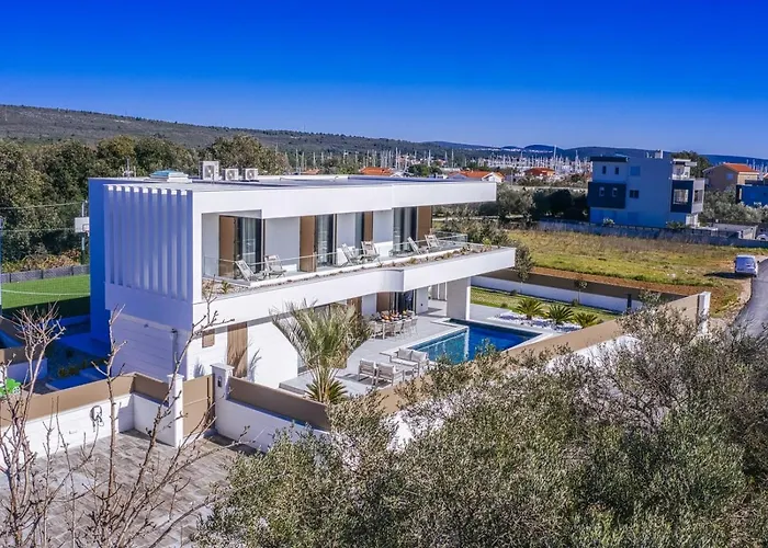 Villa Javori *